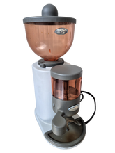 Carica l'immagine nel visualizzatore di Gallery, Macinacaffè professionale "La San Marco"