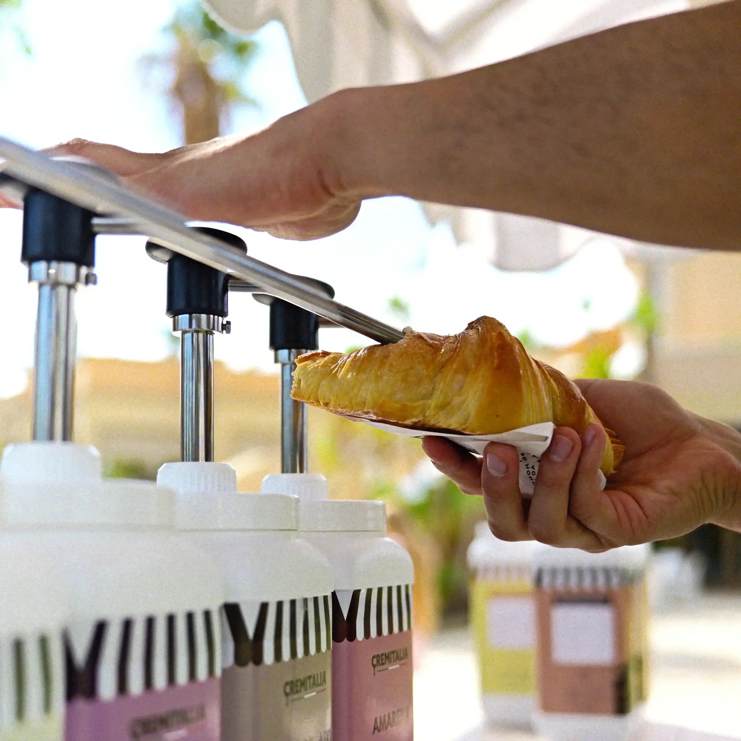 Dosatori per Bar e Gelateria Professionale: Guida Completa a Dispenser e Ricariche 2026