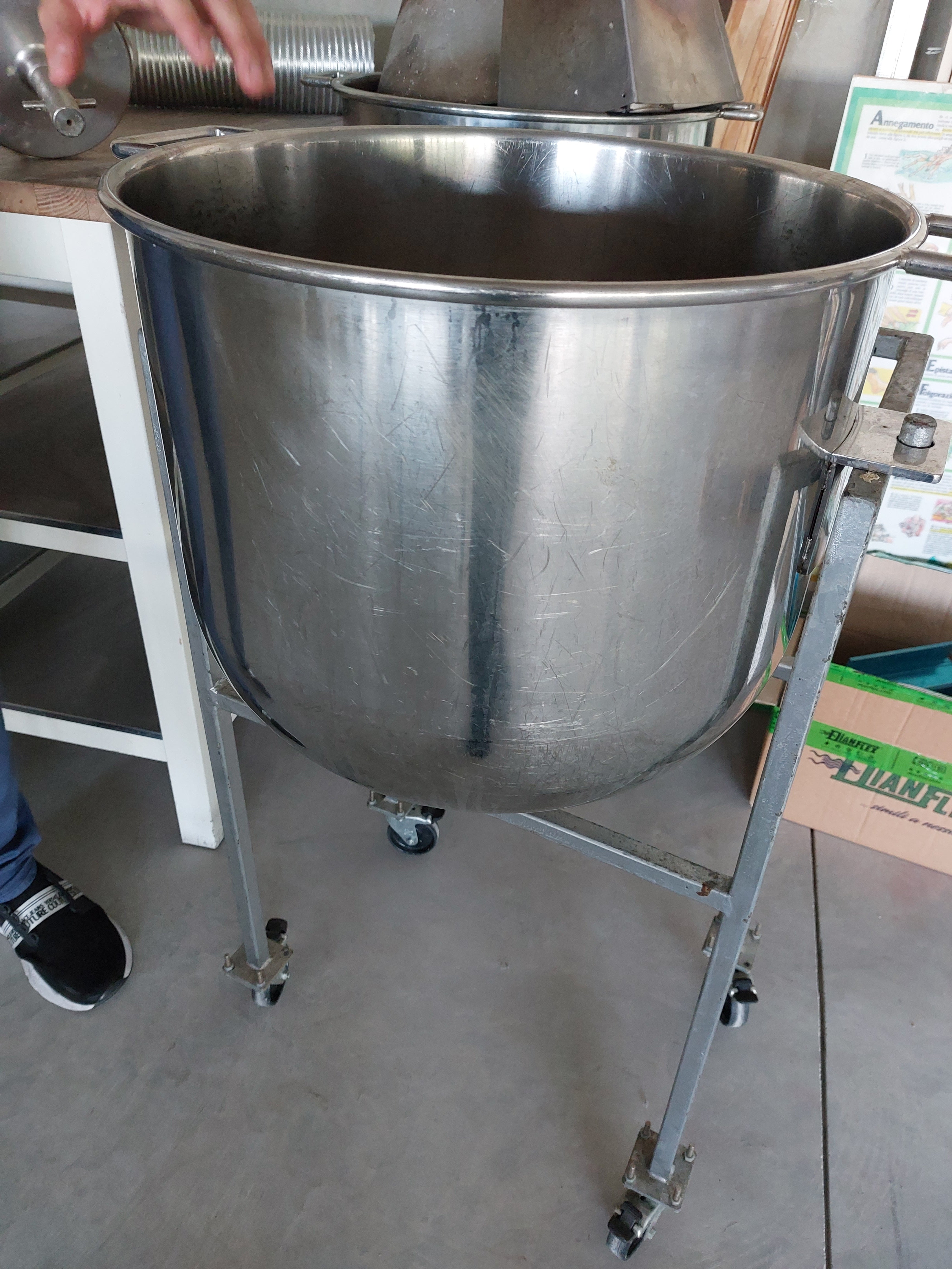 Vasca Inox per planetaria Pietroberto 60lt con carrello - Dea Distribuzione