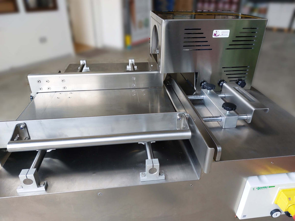 Taglierina manuale con motore elettrico per Torrone - immagine 5