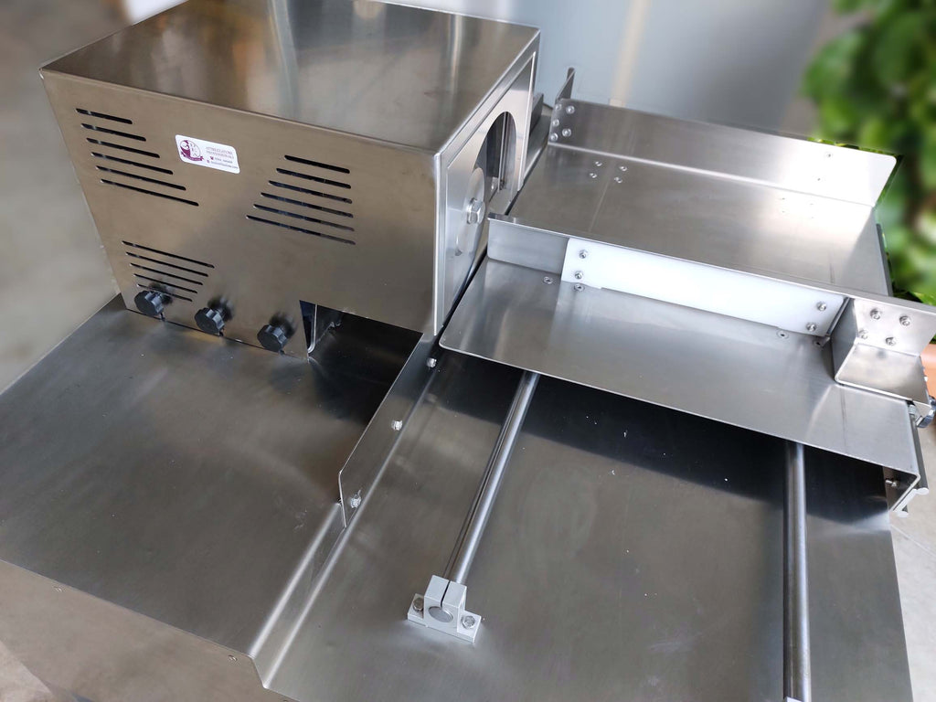 Taglierina manuale con motore elettrico per Torrone - immagine 12