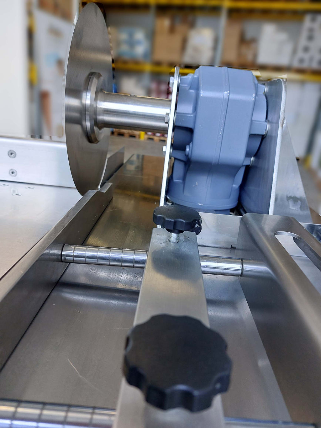 Taglierina manuale con motore elettrico per Torrone - immagine 19