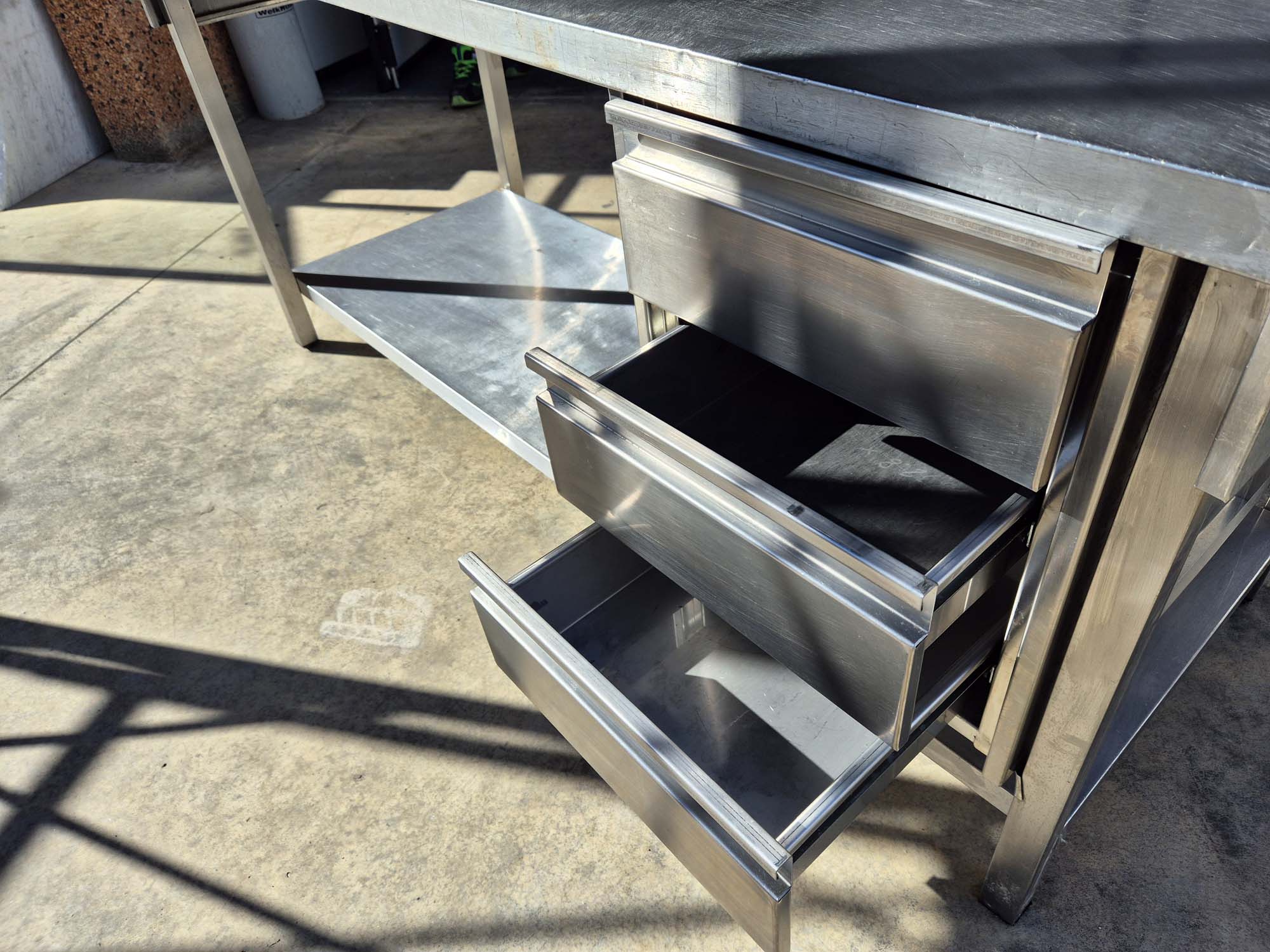 Tavolo di lavoro inox Zanussi con 3 cassetti dim. 180x70 - immagine 4