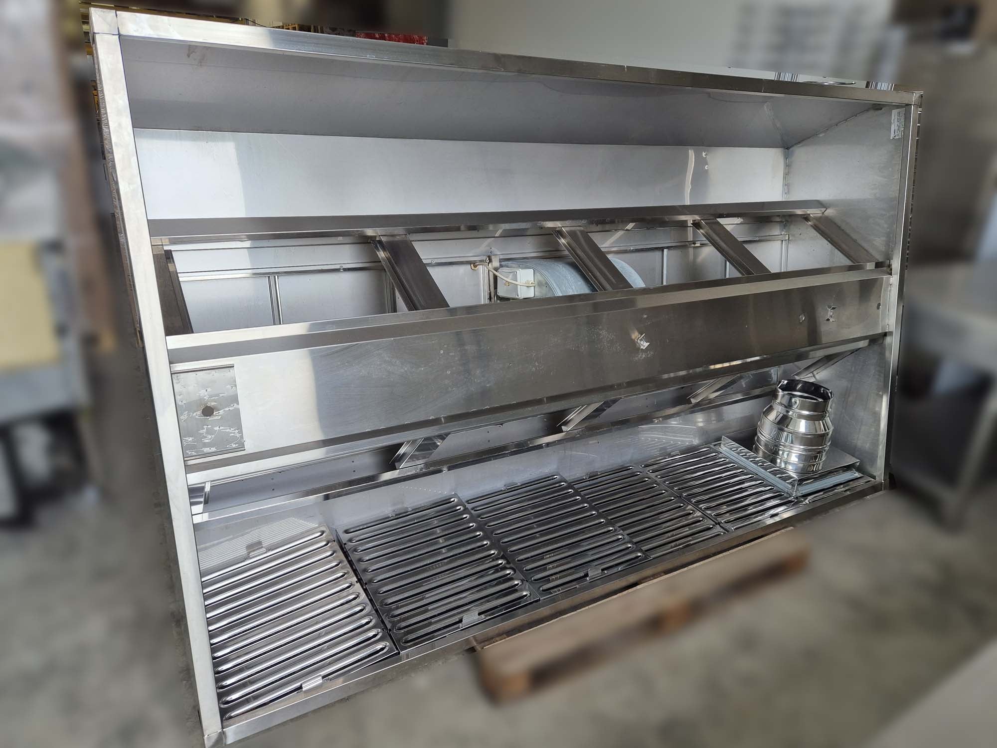 Cappa centrale con motore aspirante cm 240x140x50