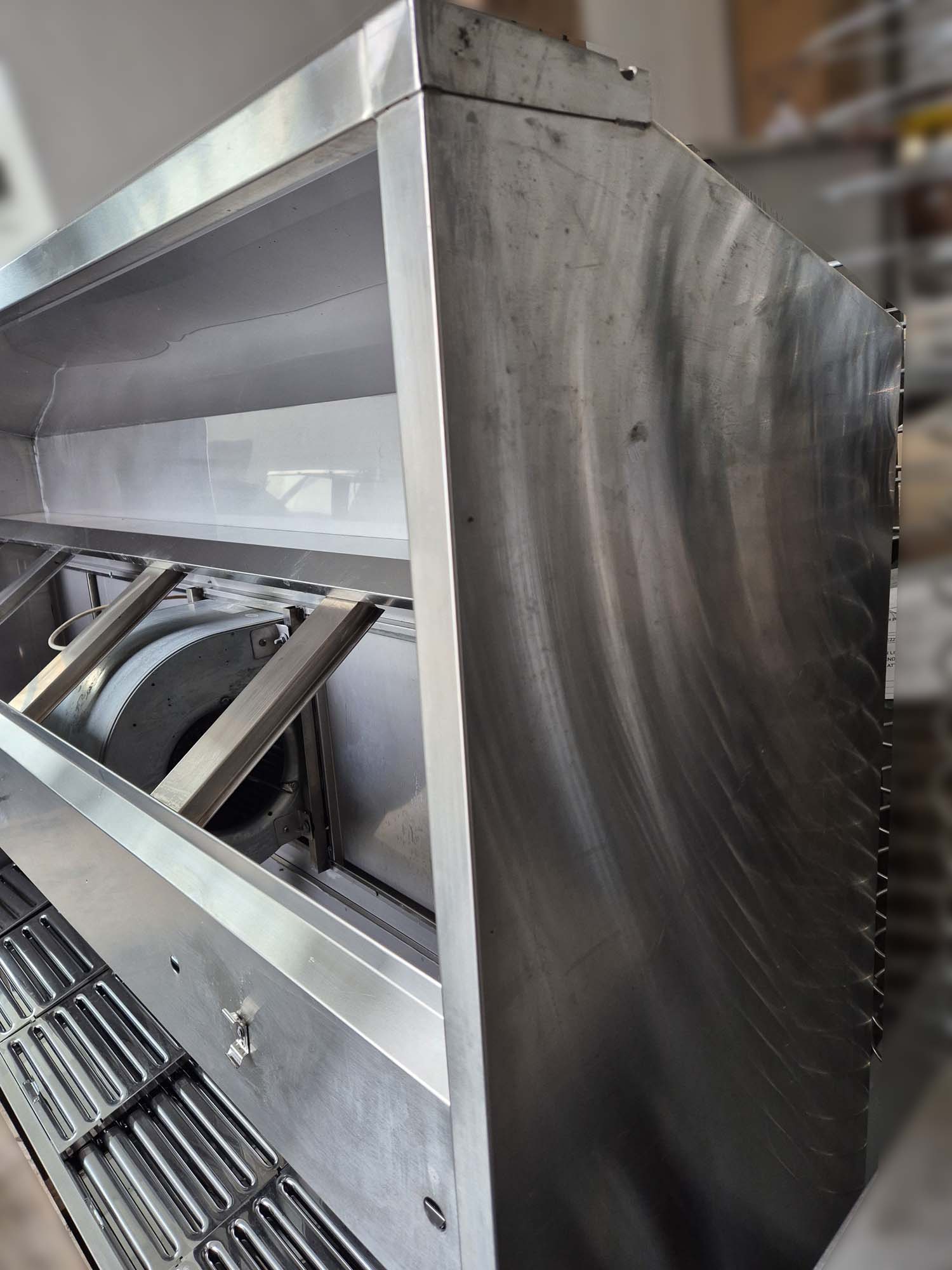 Cappa centrale con motore aspirante cm 240x140x50