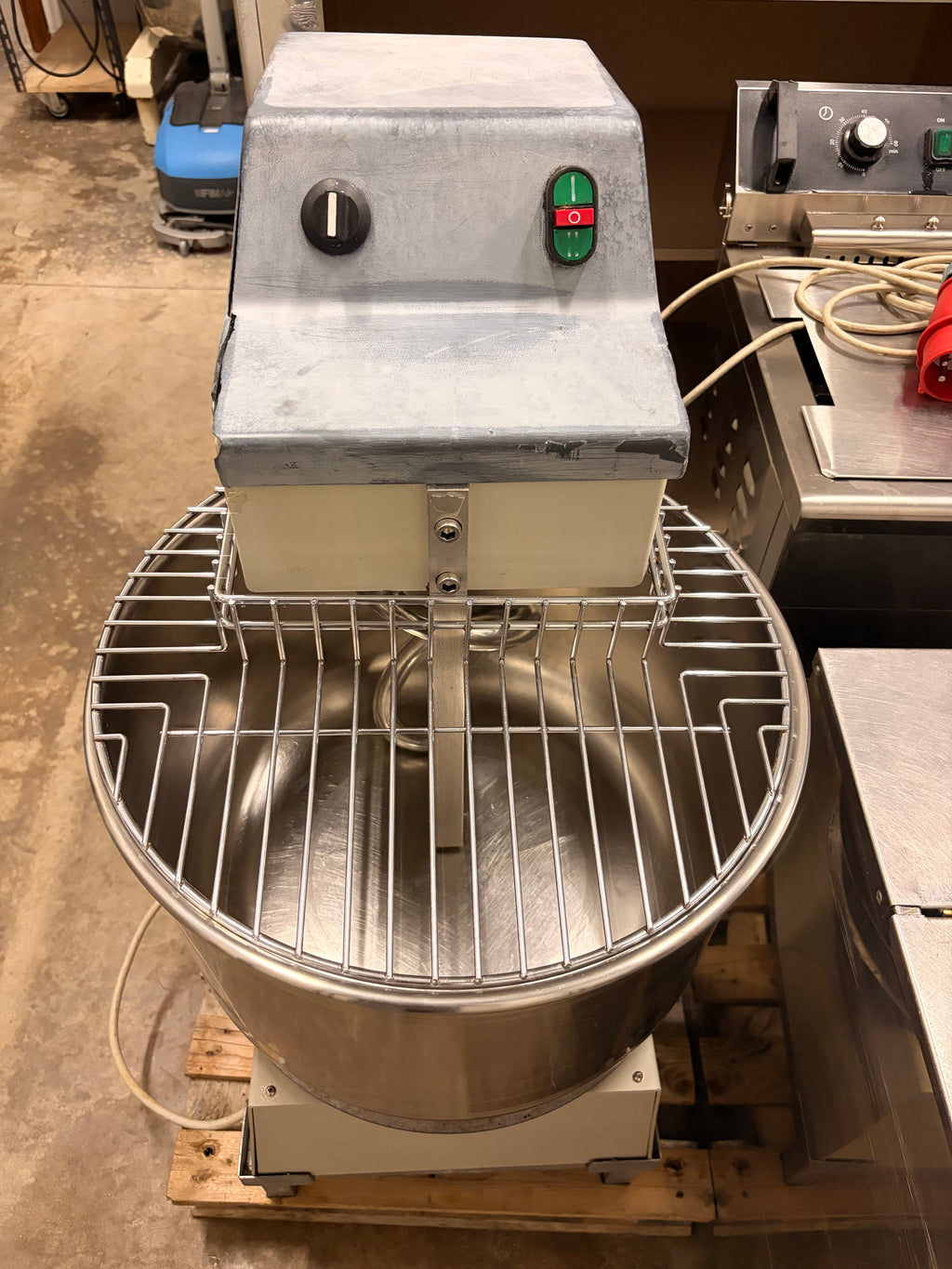 Impastatrice 40 Lt a Spirale Professionale Usata – Vasca Inox con Griglia