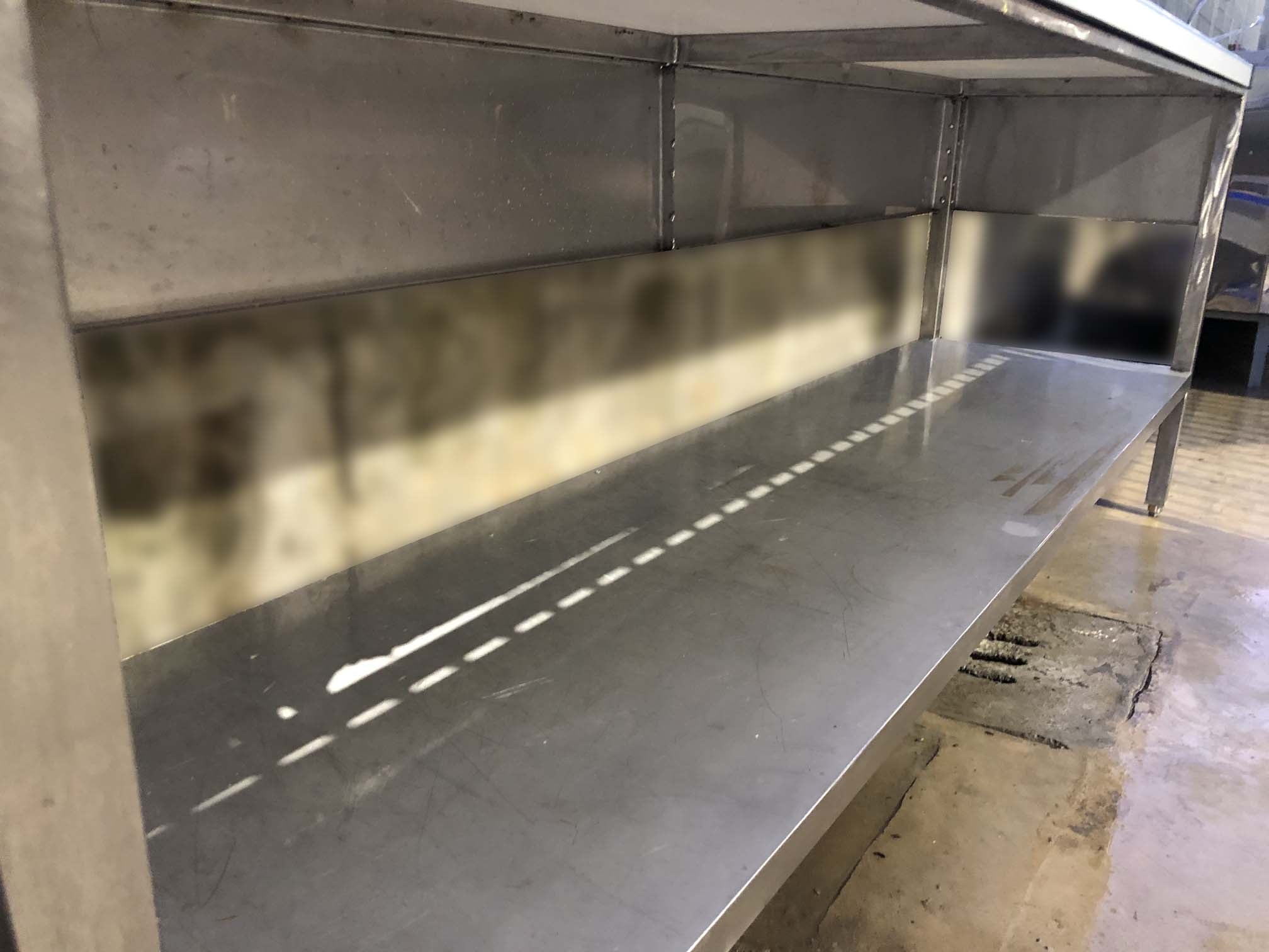 Banco a giorno in acciaio inox da 240 cm con ripiano inferiore