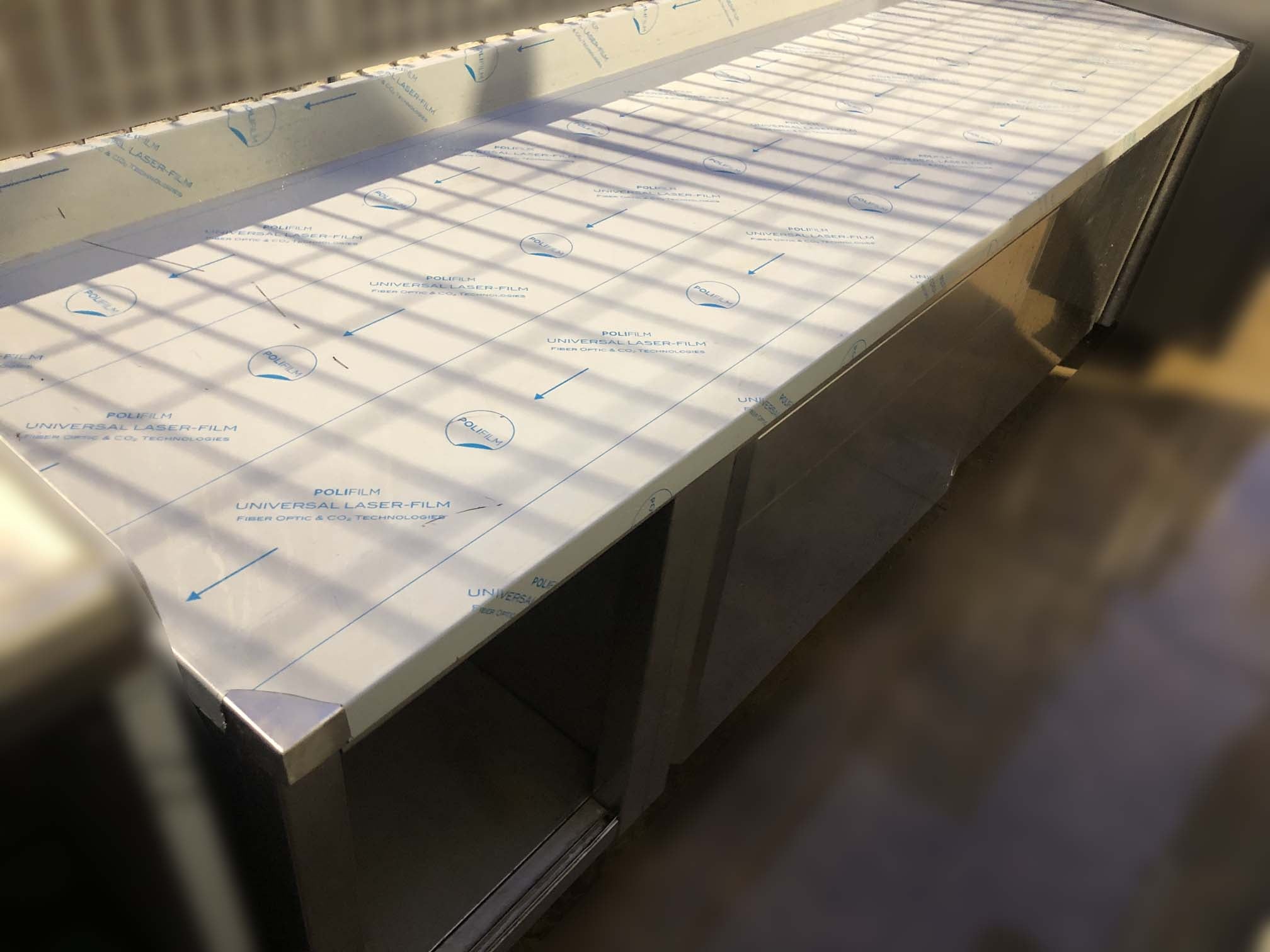 Banco da lavoro con pattumiera cm. 240x70