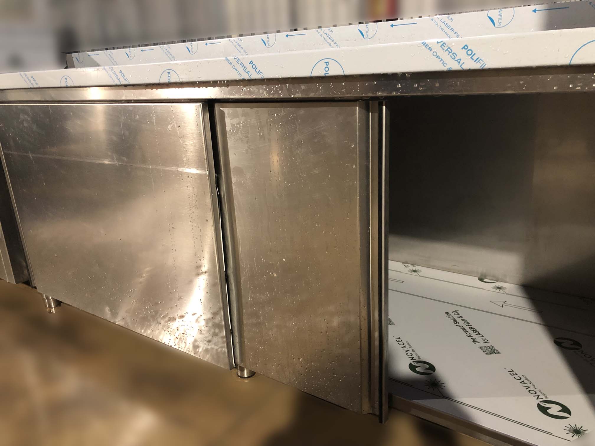 Banco da lavoro con pattumiera cm. 240x70 - immagine 6