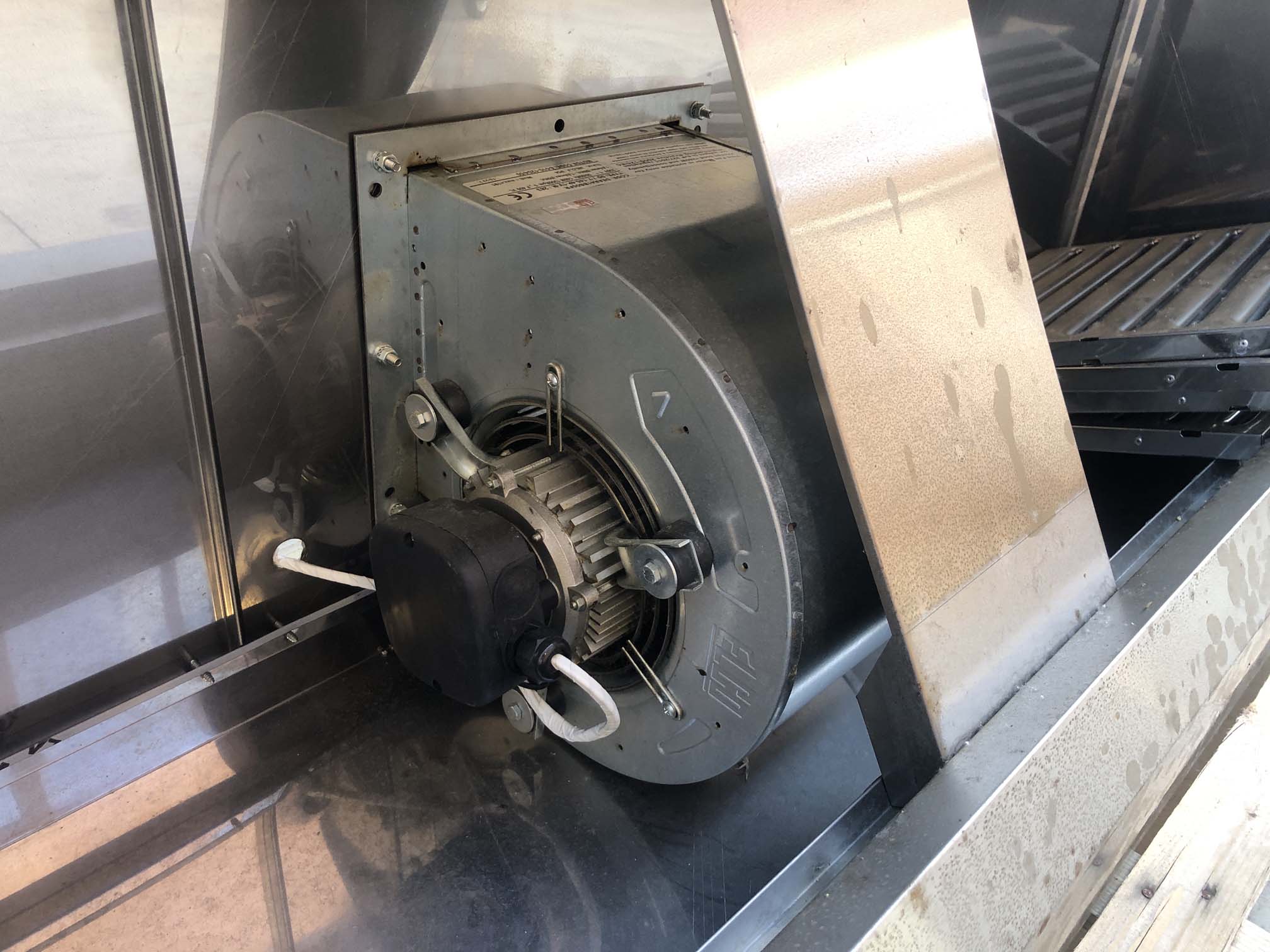 Cappa a muro 2 metri con motore aspirante - Dea Distribuzione