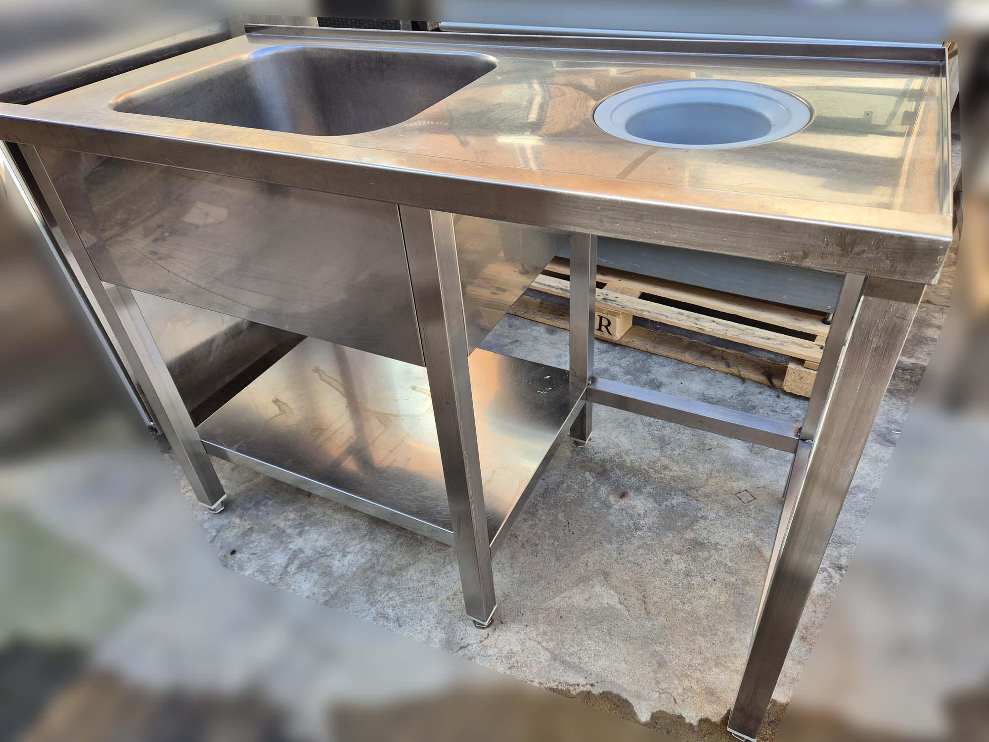 Tavolo preparazione con foro pattumiera 120x55x85 - Dea Distribuzione