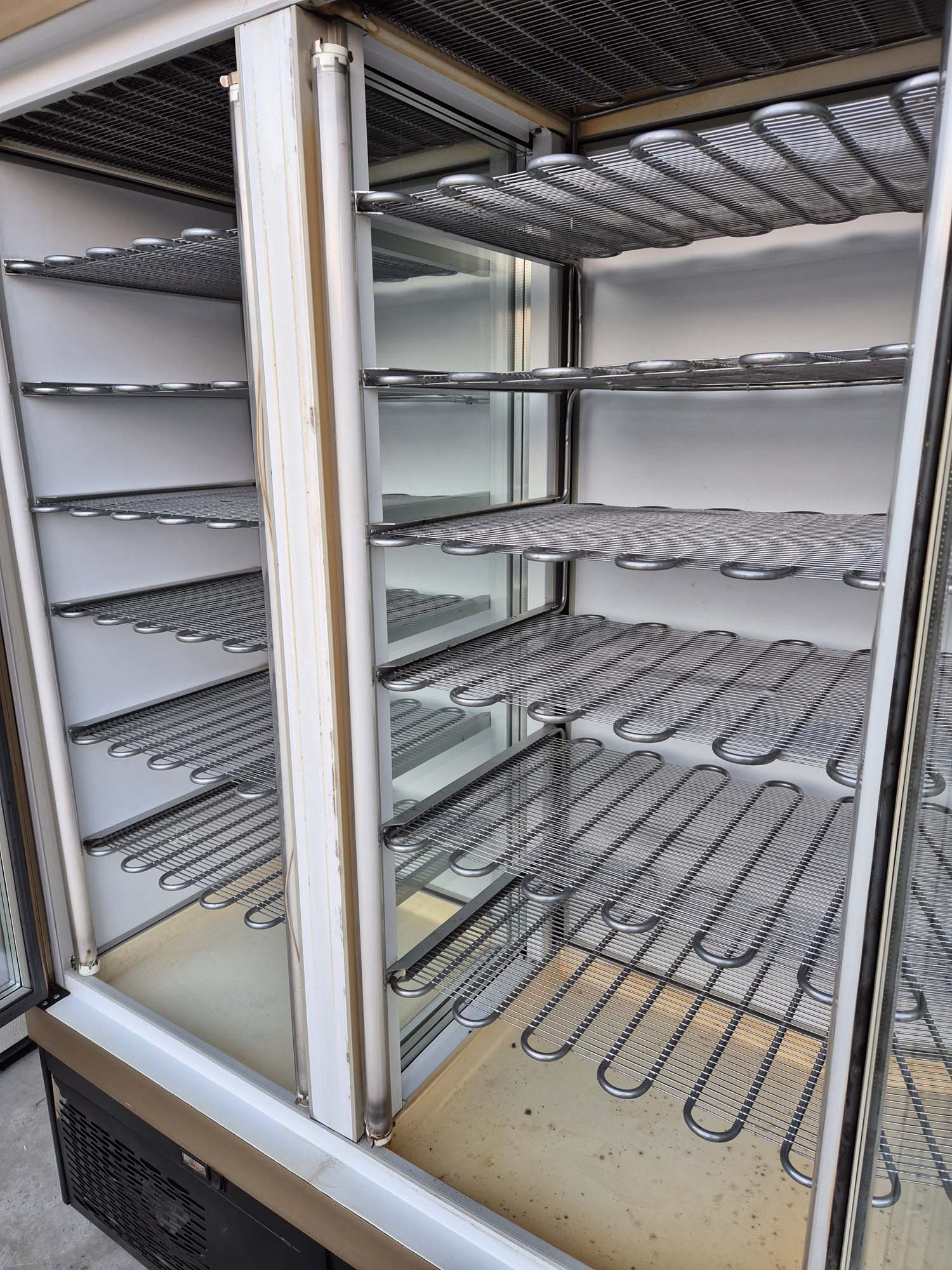 Vetrina pasticceria sottozero LONGONI - Dea Distribuzione