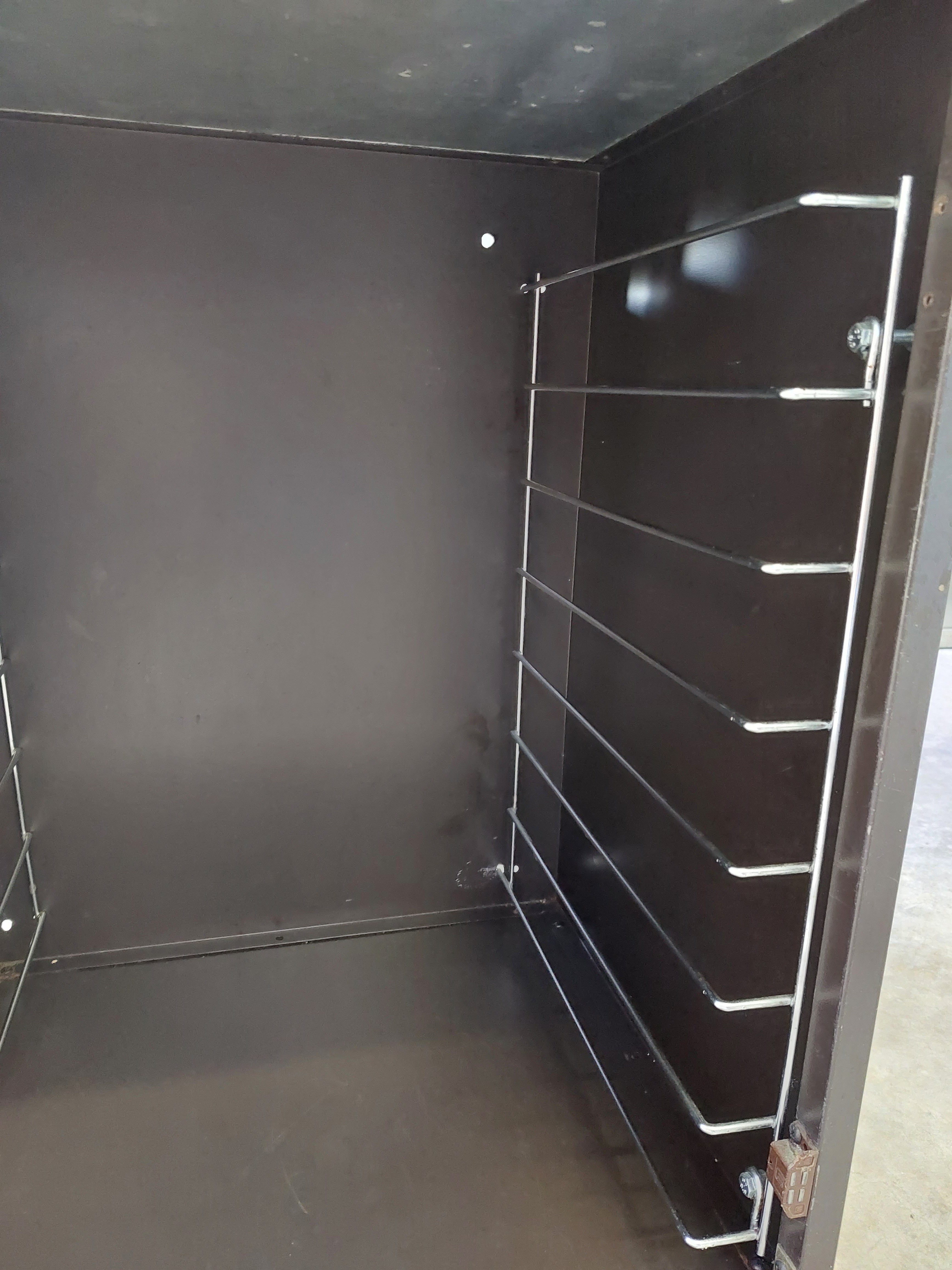 MOBILETTO PORTA TEGLIE O VASSOI 8 POSTI 30X40 - Dea Distribuzione