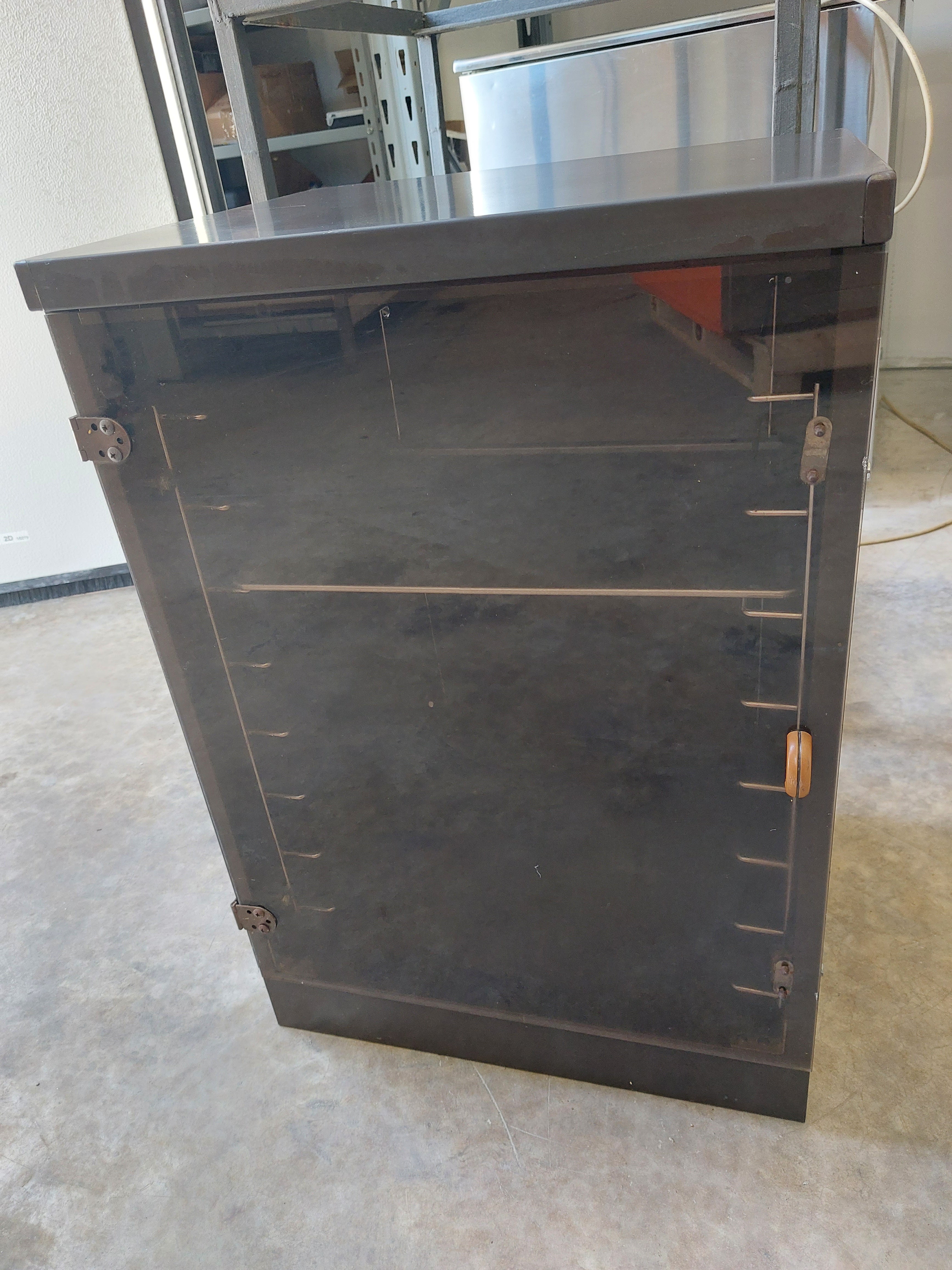 MOBILETTO PORTA TEGLIE O VASSOI 8 POSTI 30X40 - Dea Distribuzione