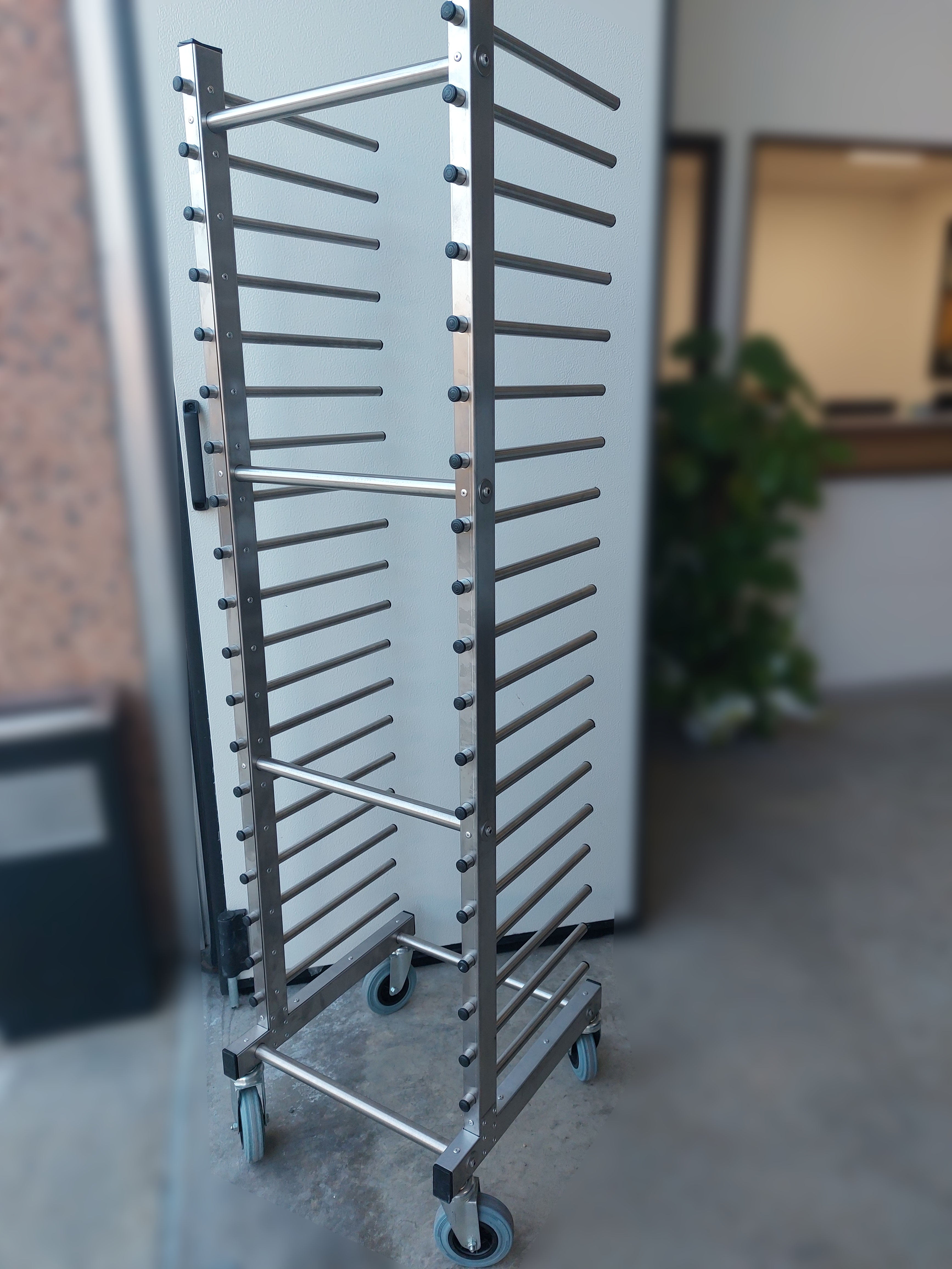 Rastrelliera portateglie 20 Teglie